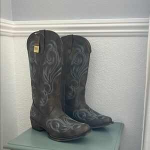 Cowboy Boots with Blue Embroidery